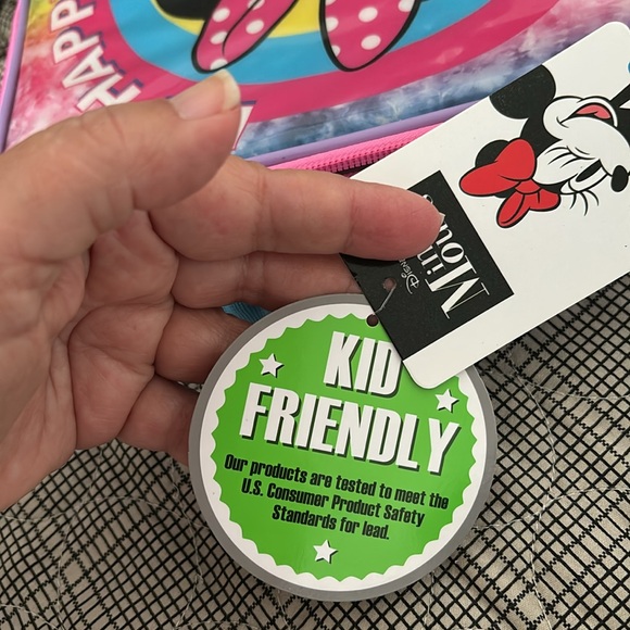 DISNEY Girlie Bundle- NWT MINNIE MOUSE LUNCHBOX & GUC PET CARE SMALL BACKPACK - Picture 5 of 8